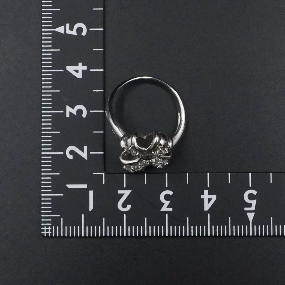 Z189 ダイヤモンド 10P 0.50ct Pt900刻印 リボン デザイン プラチナ リング 指輪