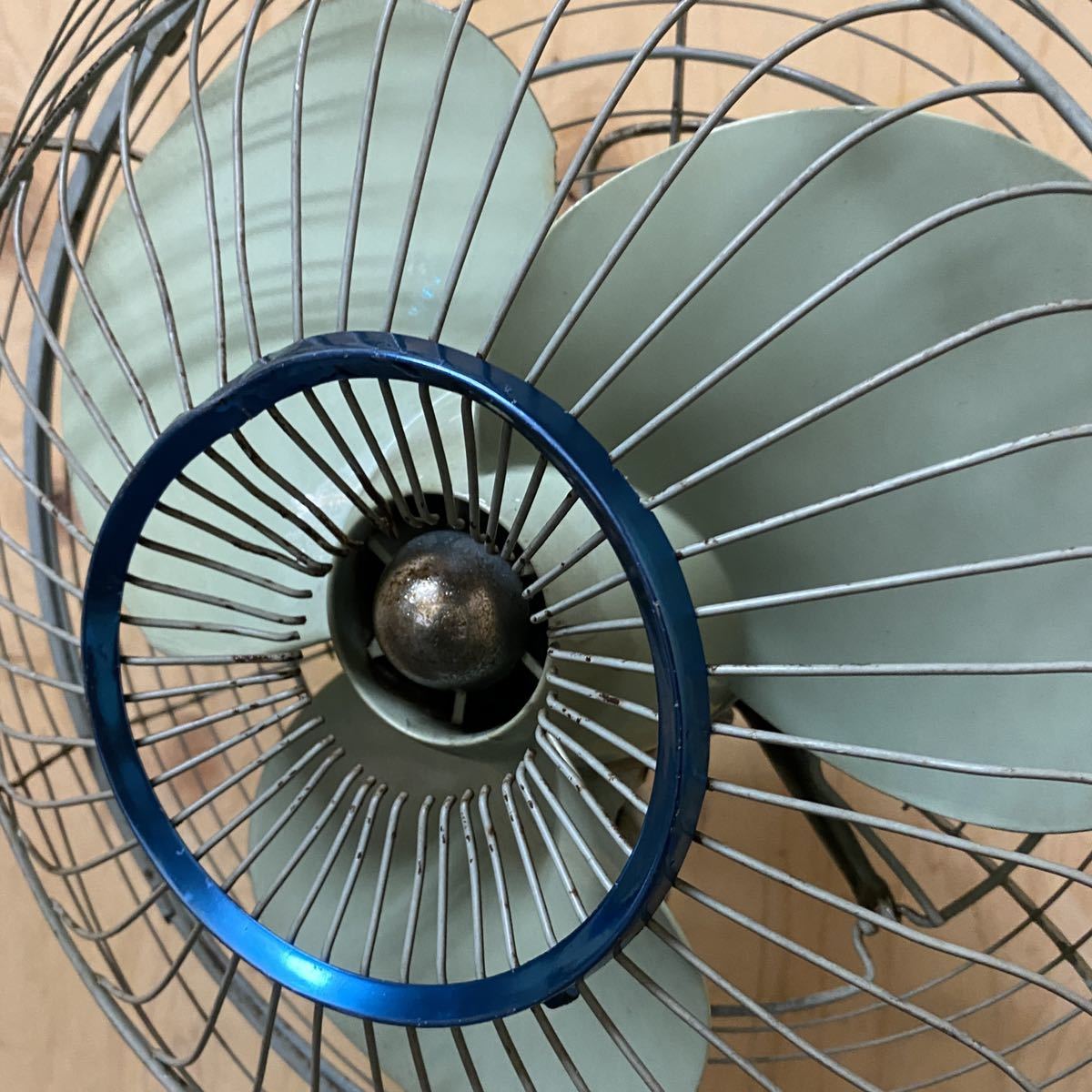 日立 HITACHI A.C. 30cm DESK FAN グリーン 扇風機 3枚羽根 ファン 昭和 レトロ ビンテージ アンティーク 動作確認済み_画像2