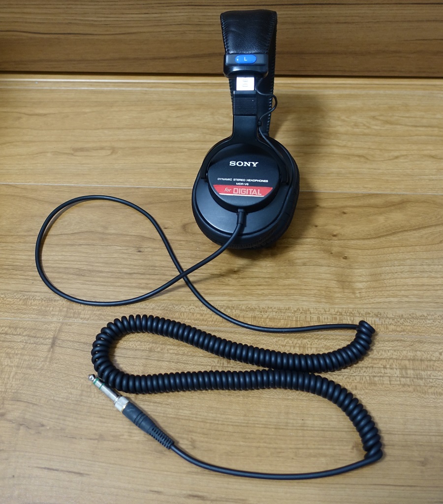 在庫あり 即納】SONY スタジオヘッドホン MDR-V6 (国内未発売) 並行