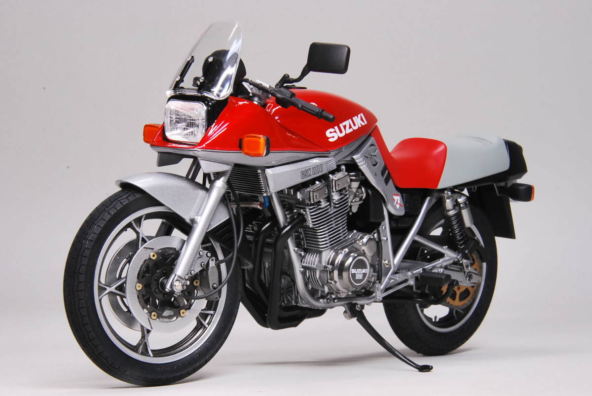 タミヤ1/12 スズキGSX1100S カタナ カスタムチューン 完成品 タミヤ1/12 スズキGSX1100S カタナ カスタムチューン 完成品