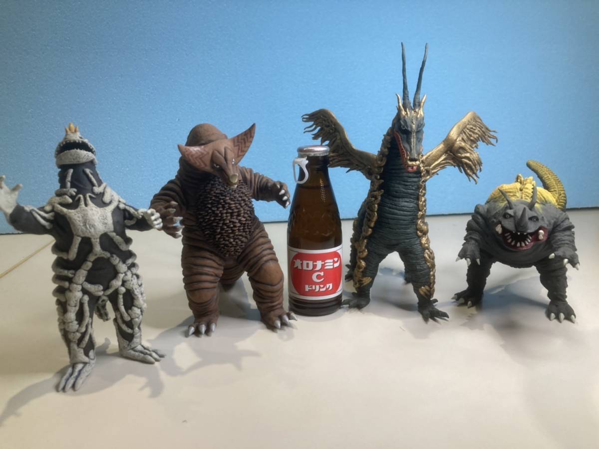 レジン製 ガレージキット 完成品 ウルトラ怪獣 ゴモラ ネロンガ レジン製 ガレージキット 完成品 ウルトラ怪獣 ゴモラ ネロンガ