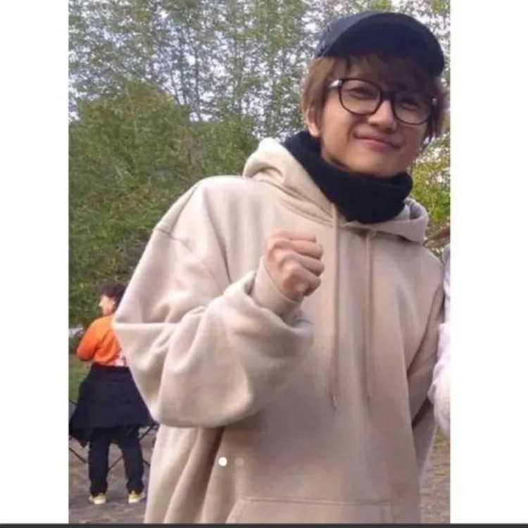 新品タグ付き】H&M パーカー AAA 西島隆弘着用 にっしー nissy 新品タグ付き】H&M パーカー AAA 西島隆弘着用 にっしー nissy