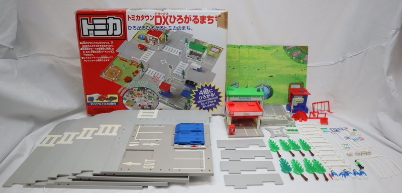 TOMY】トミー トミカタウン DXひろがるまちセット トミカ欠品 小物付属