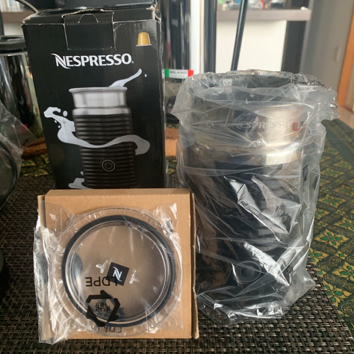 中古　ネスプレッソのヴァーチュとエアロチーノ　　　Nespresso