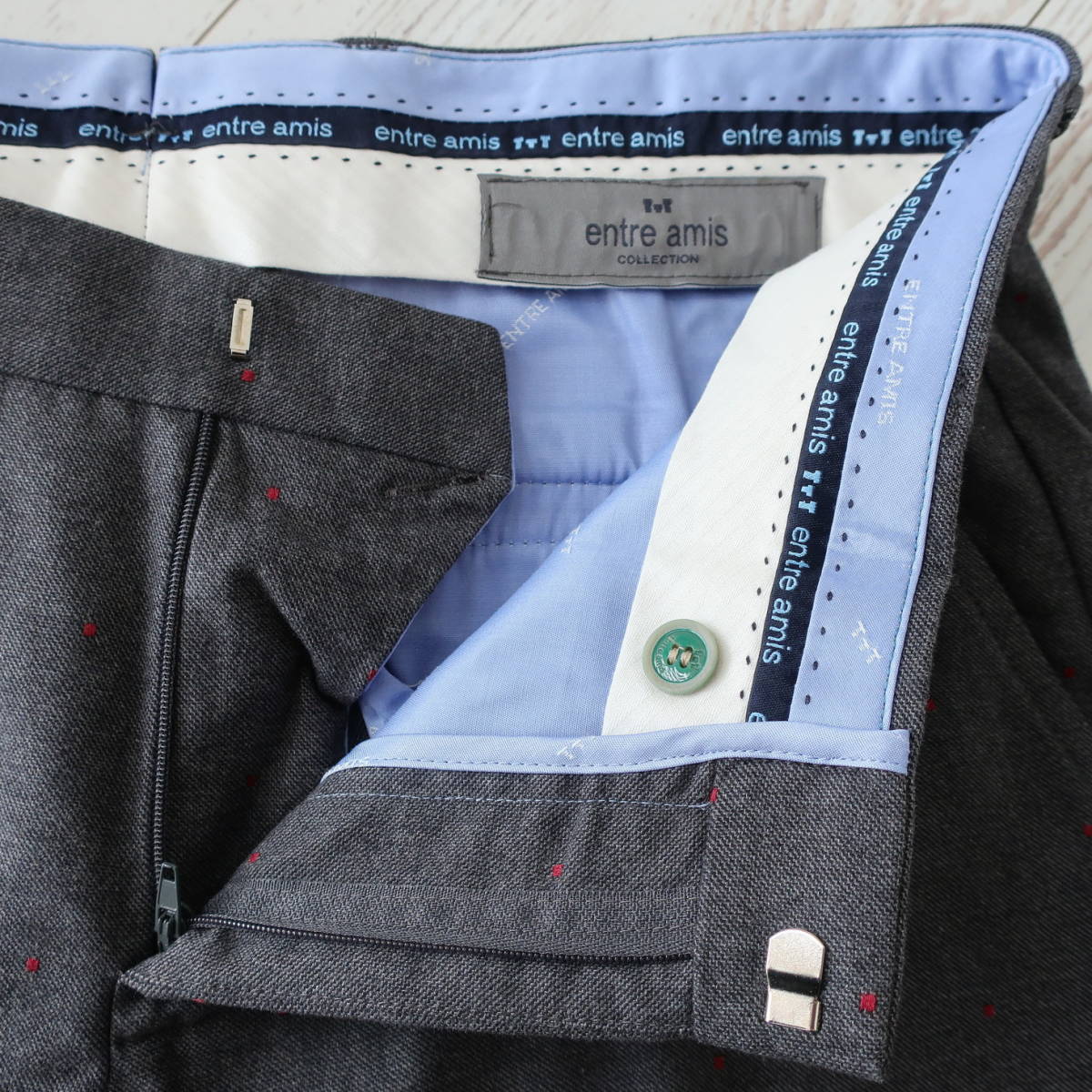 未使用タグ付き アントレアミ entre amis メンズ ストレッチ チノパン レギュラー スリム スラックス パンツ 総柄 グレー W31 Mサイズ
