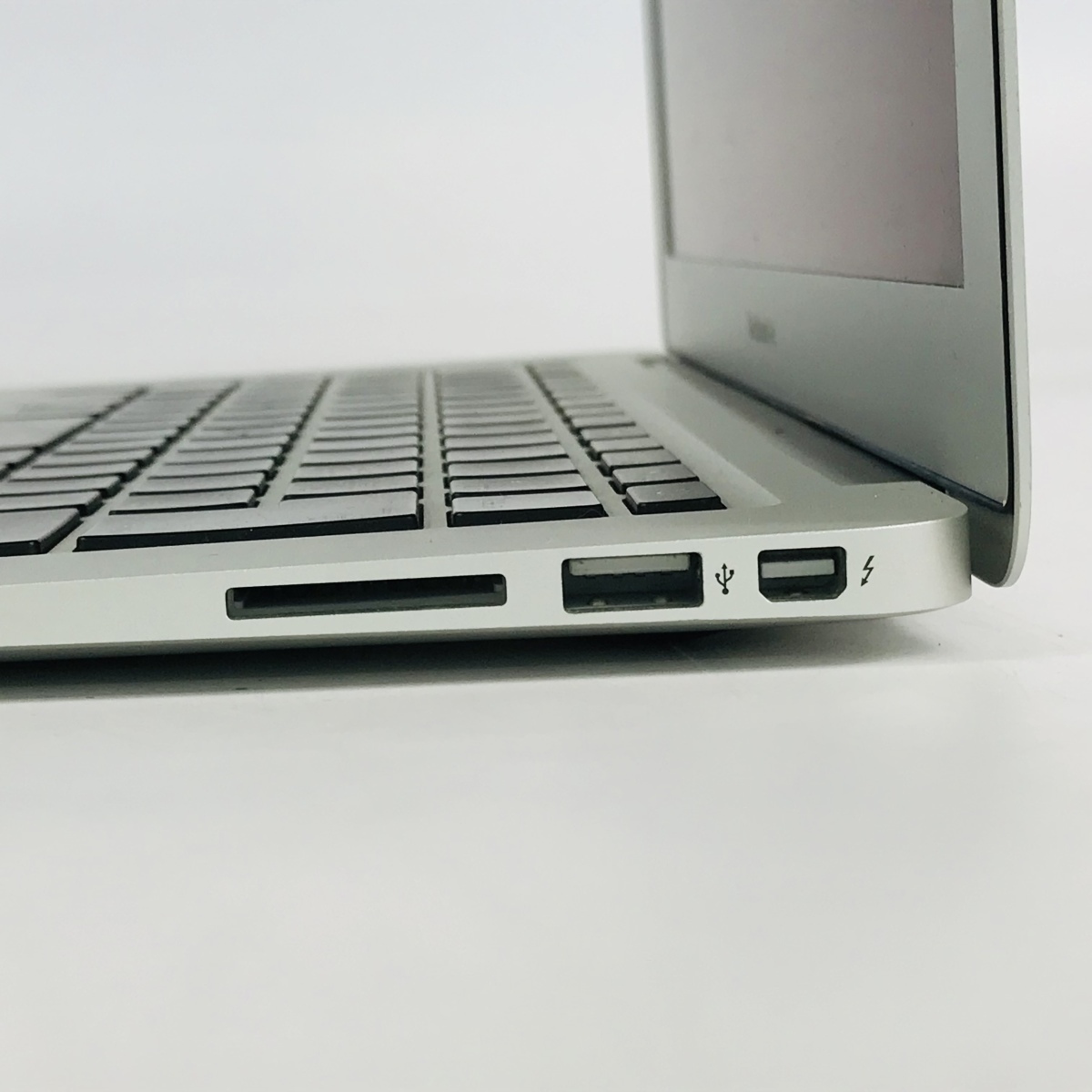 ジャンク MacBook Air 13インチ（Mid 2011） Core i5 1.7GHz/4GB/SSD