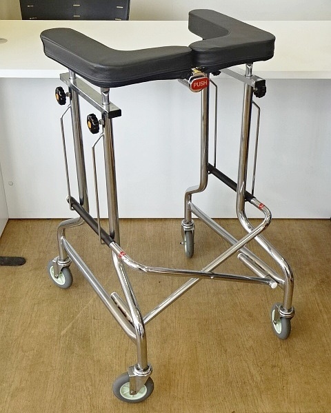 9☆アルコー/星光医療器製作所 折りたたみ歩行車 歩行補助器/歩行器 1S