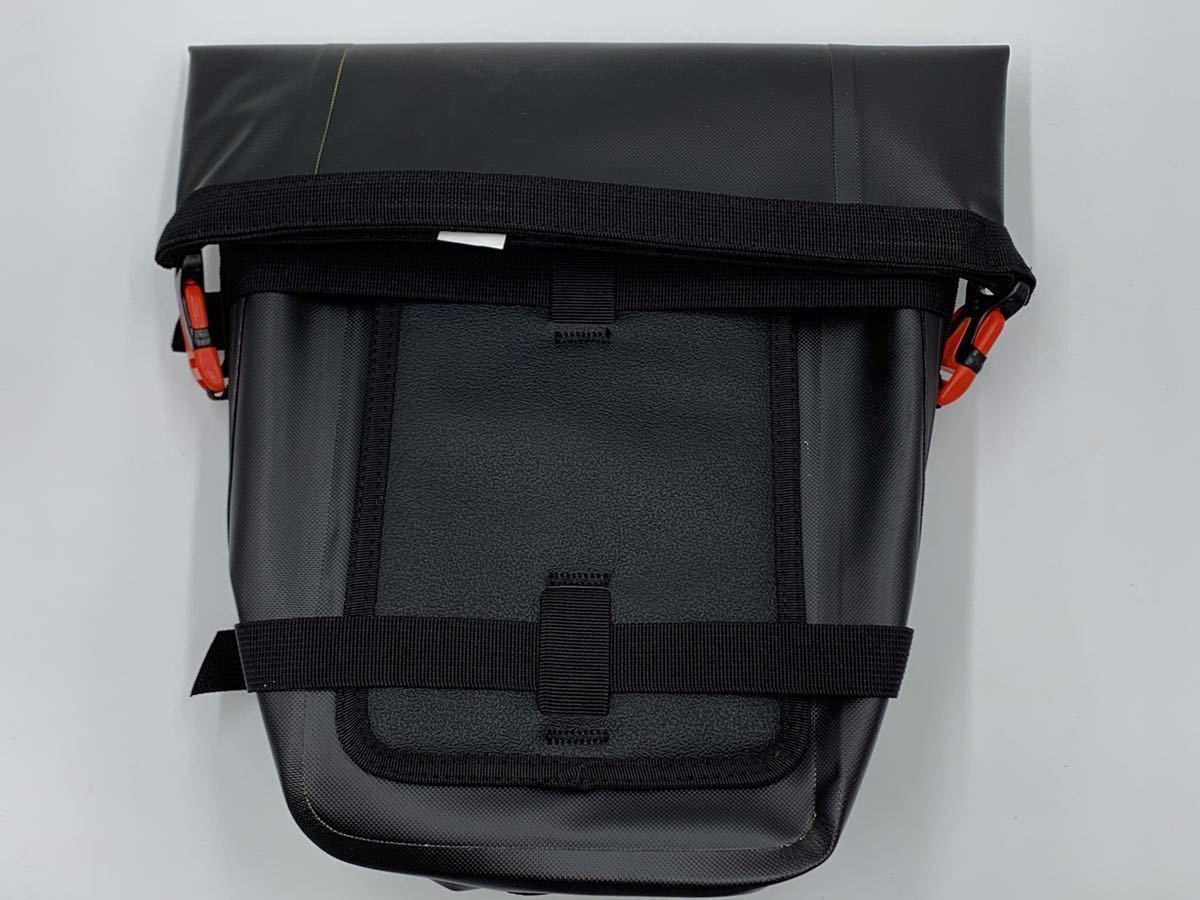 新しい季節 GIVI GRT722 防水エンジンガードバッグ 左右セット 8L M238
