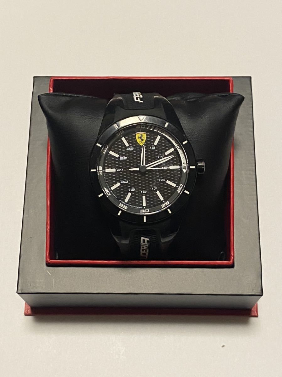 安い SCUDERIA FERRARI スクーデリア・フェラーリFERRARI公式腕時計　ブラック&ホワイト その他