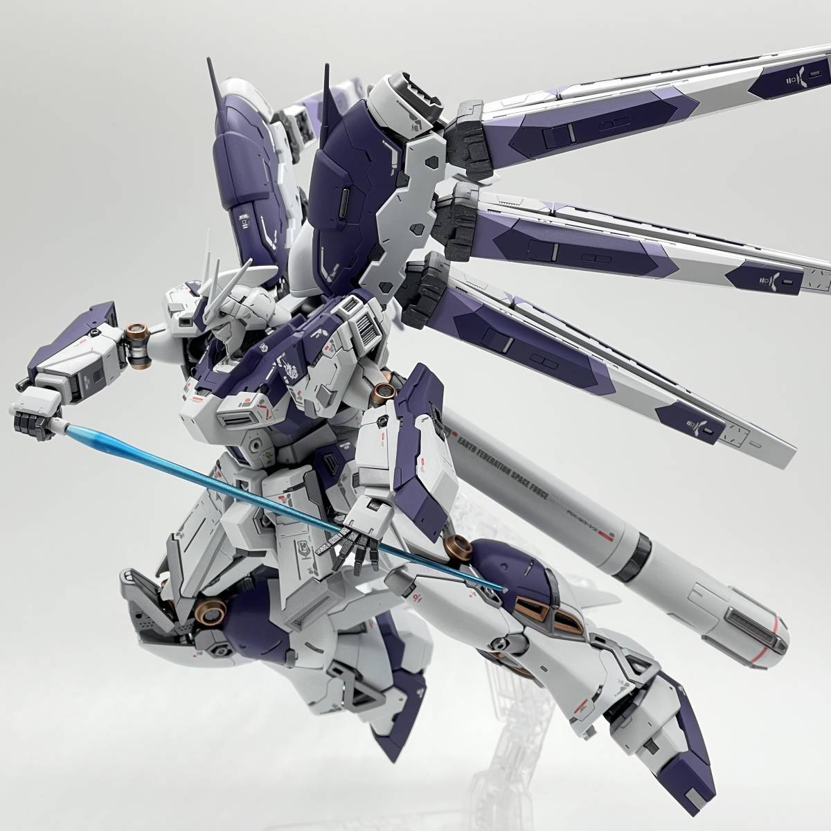 ガンプラ RG ハイニューガンダム塗装済完成品-