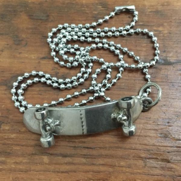 84%以上節約 90s old stussy スケボー キーホルダー ネックレス econet.bi