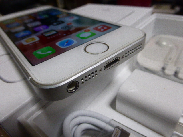 apple iPhone SE 128GB silver MP872J/A 第一世代 シルバー 国内 apple iPhone SE 128GB silver MP872J/A 第一世代 シルバー 国内