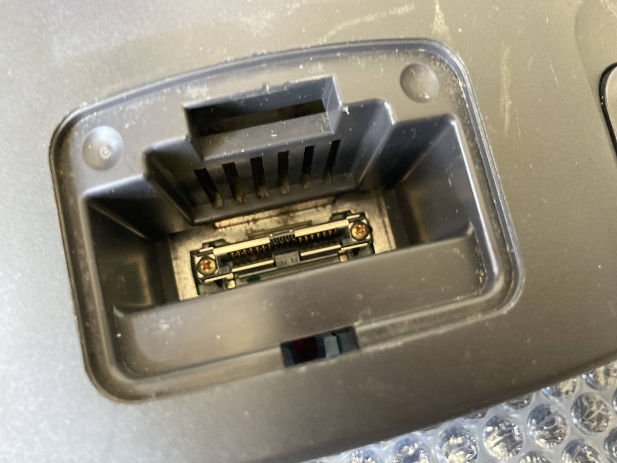 ニンテンドー64本体 ターミネーターパック?(真ん中の赤いやつ ニンテンドー64本体 ターミネーターパック?(真ん中の赤いやつ