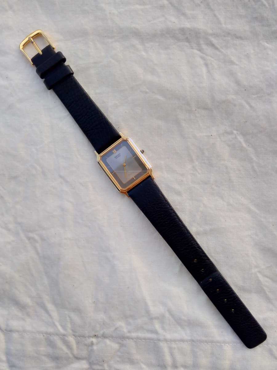 特別オファー セイコー　ドルチェ　SEIKO　DOLCE　腕時計　クウォーツ　男性用　革ベルト　ステンレスケース　日本製　美品 ドルチェ