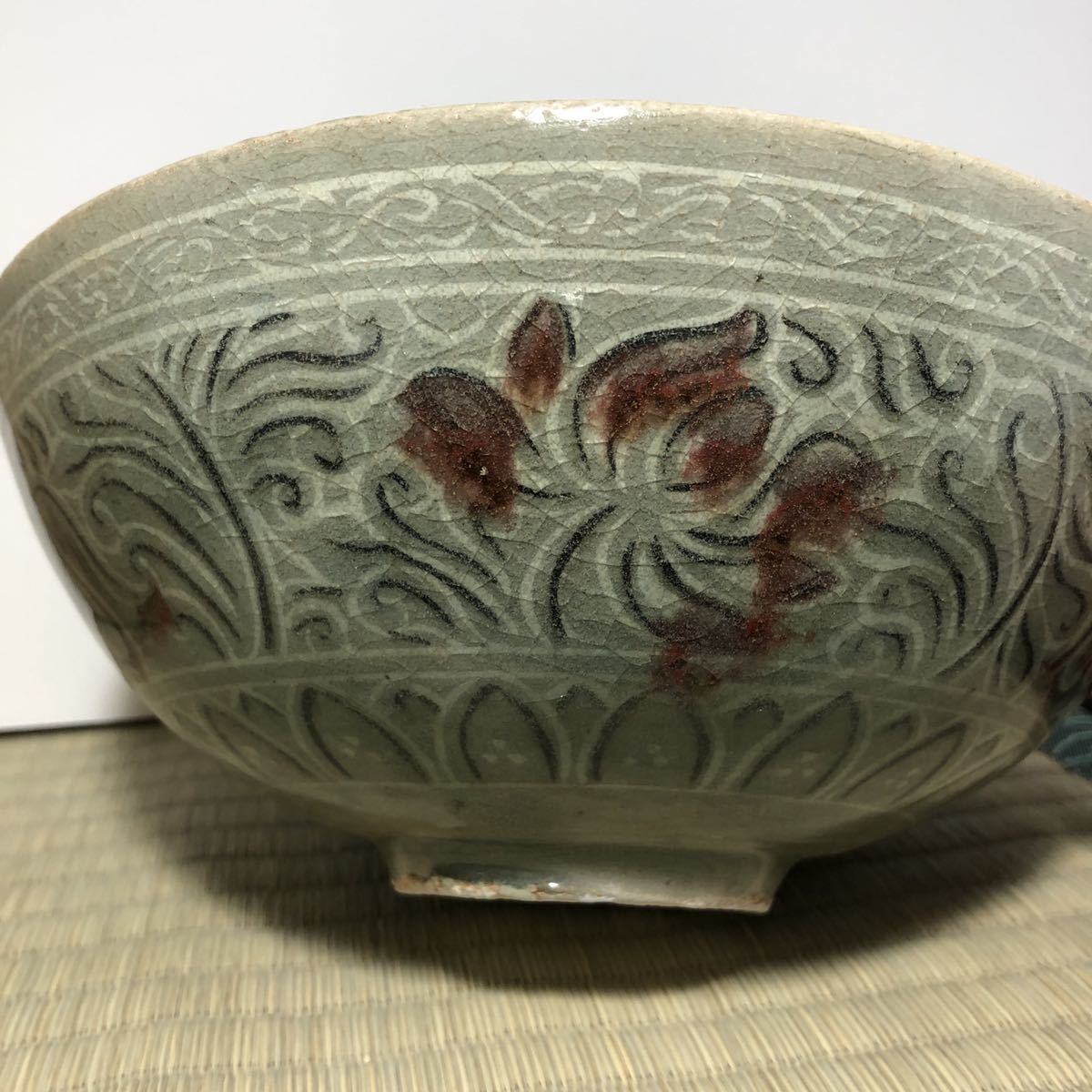 高麗青磁 鉢 菓子器 辰砂 黒白象嵌牡丹文 古美術 箱付き 高麗青磁 鉢 菓子器 辰砂 黒白象嵌牡丹文 古美術 箱付き