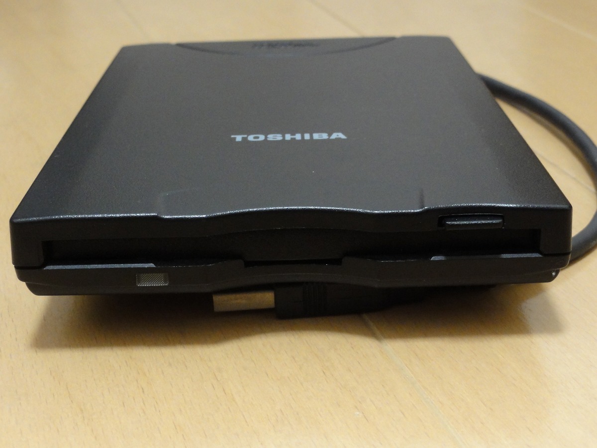 TOSHIBA 東芝 USB接続3.5インチフロッピーディスクドライブFDD  PA3214U-2FDD(外付け)｜売買されたオークション情報、yahooの商品情報をアーカイブ公開 - オークファン（aucfan.com）