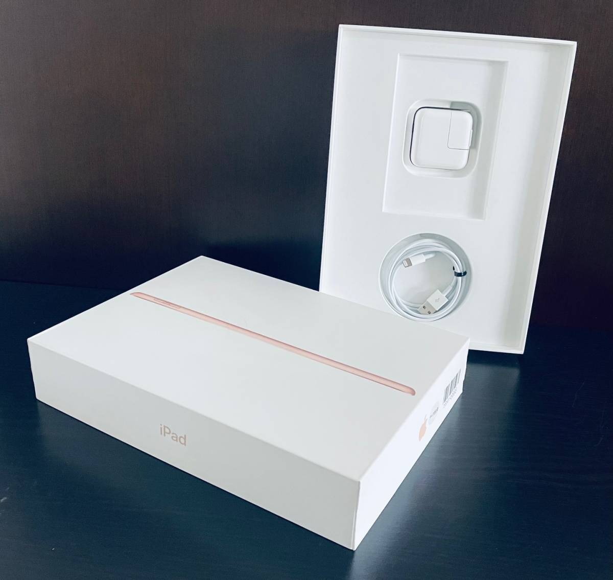 箱 と 付属品 のみ iPad 6 iPad 第6世代 3D665J/A 箱 〈 充電器 箱 と 付属品 のみ iPad 6 iPad 第6世代 3D665J/A 箱 〈 充電器