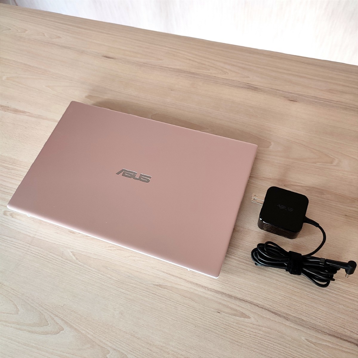 美品】ASUS ノートパソコン ゴールド-