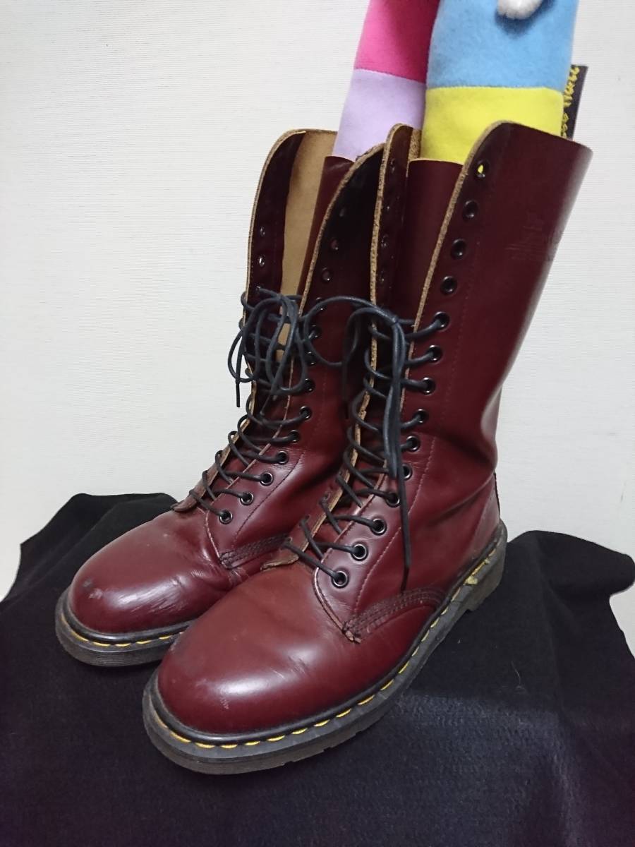 生産終了!【定価¥33000】ドクターマーチンUK9チェリー赤14ホール