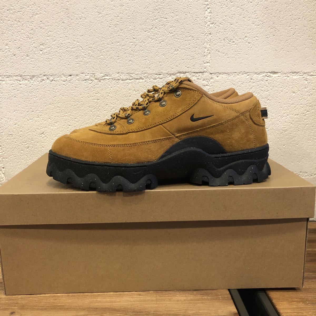 2021超人気 新品 NIKE WMNS LAHAR LOW ナイキ ラハールロー