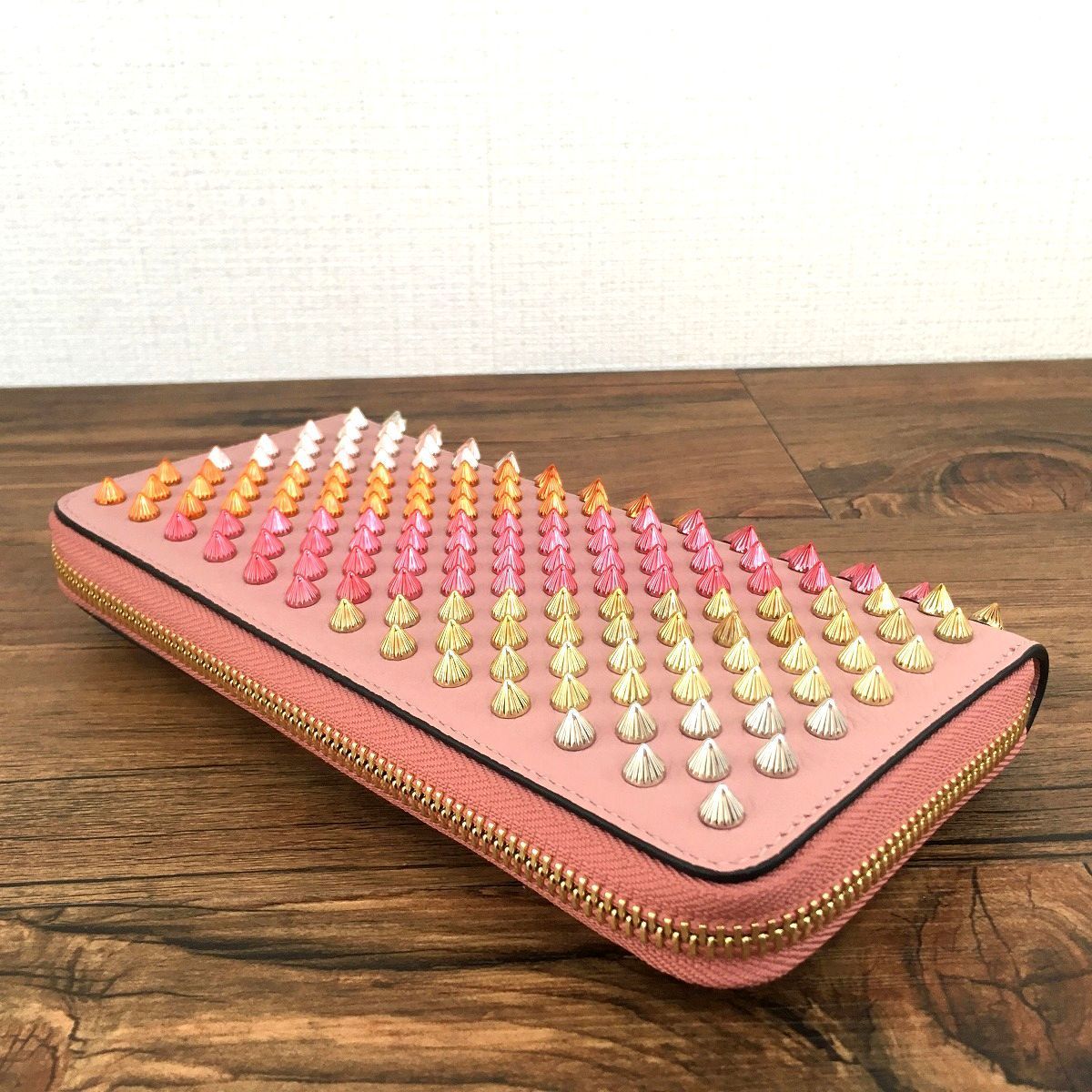 ☆送料無料☆ 未使用品 Christian Louboutin ジップラウンドファスナー