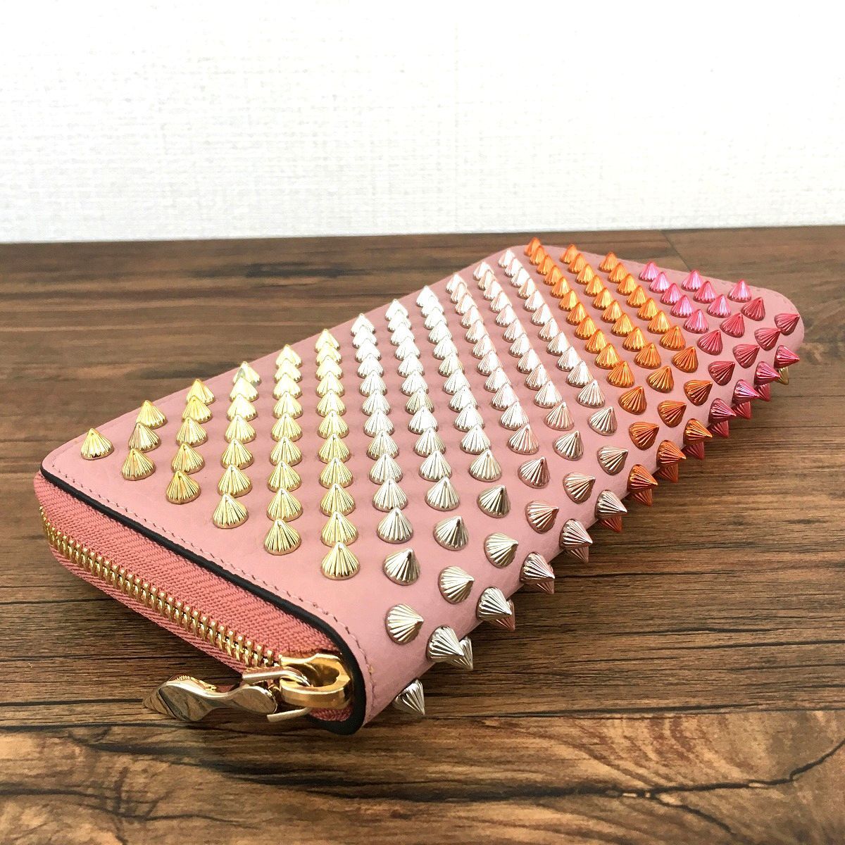 ☆送料無料☆ 未使用品 Christian Louboutin ジップラウンドファスナー