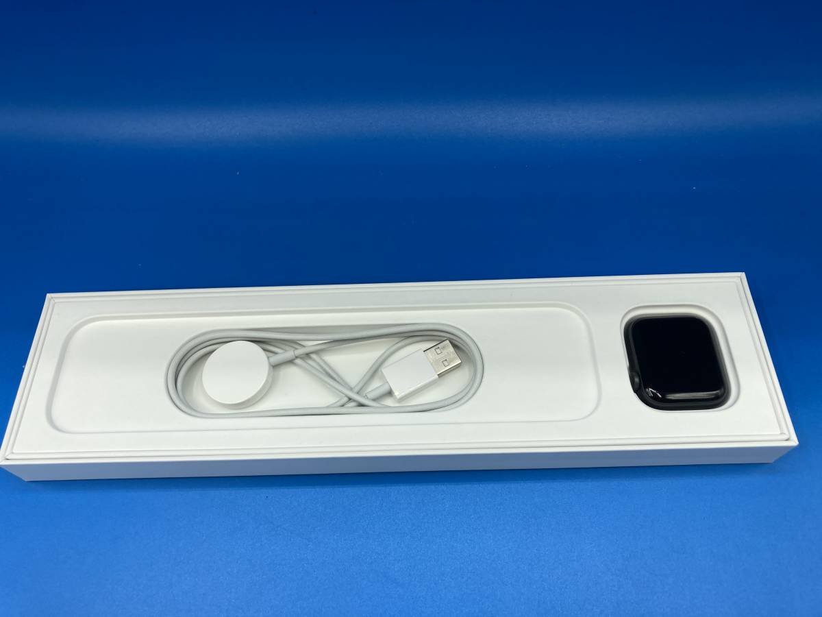 【used ほぼ未使用】Apple Watch アップルウォッチ ★SERIES6 Space Gray Aluminum Case ★Black Sport Band 40mm_画像2