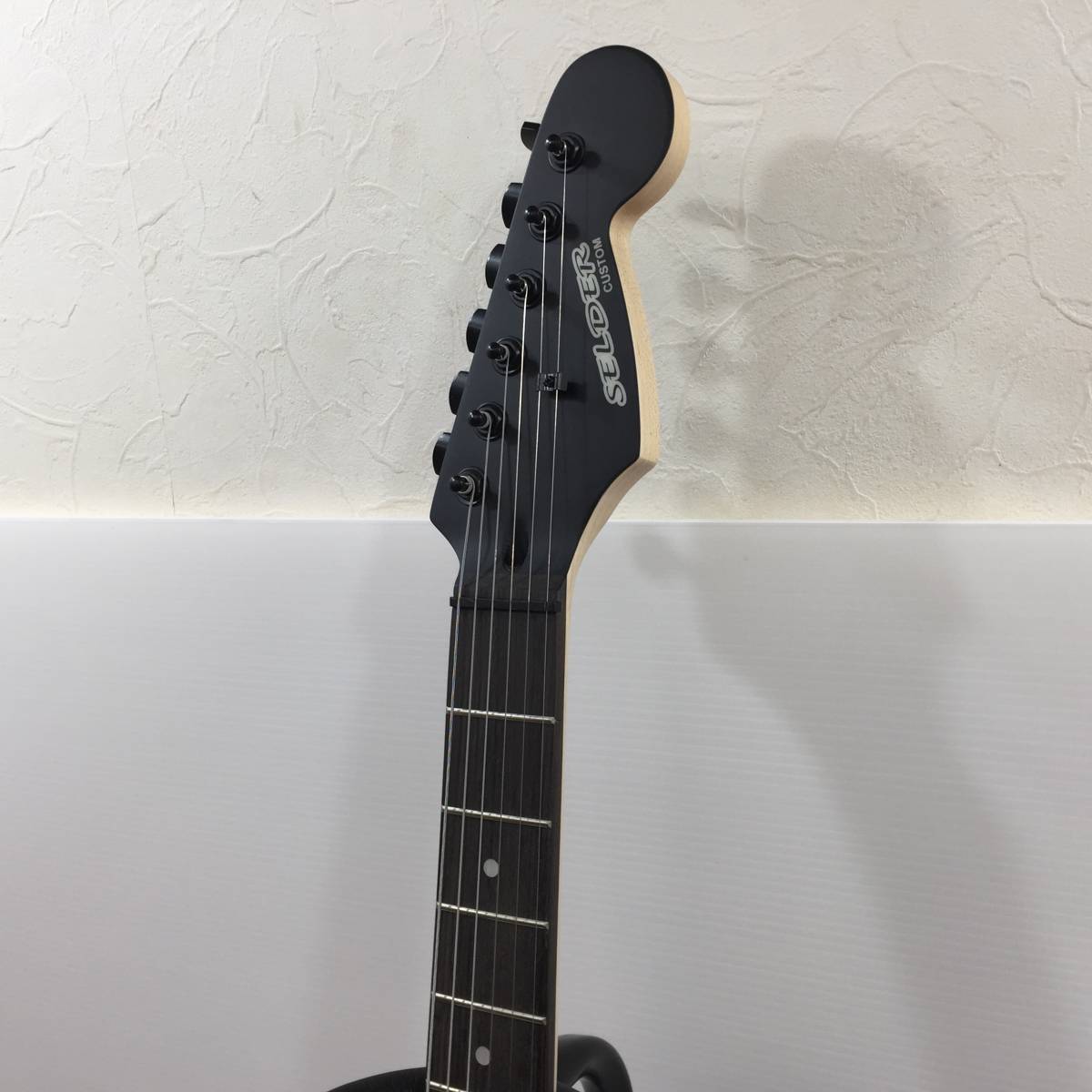 驚きの安さ SELDER エレキギター ブラックマット仕様 STC-04