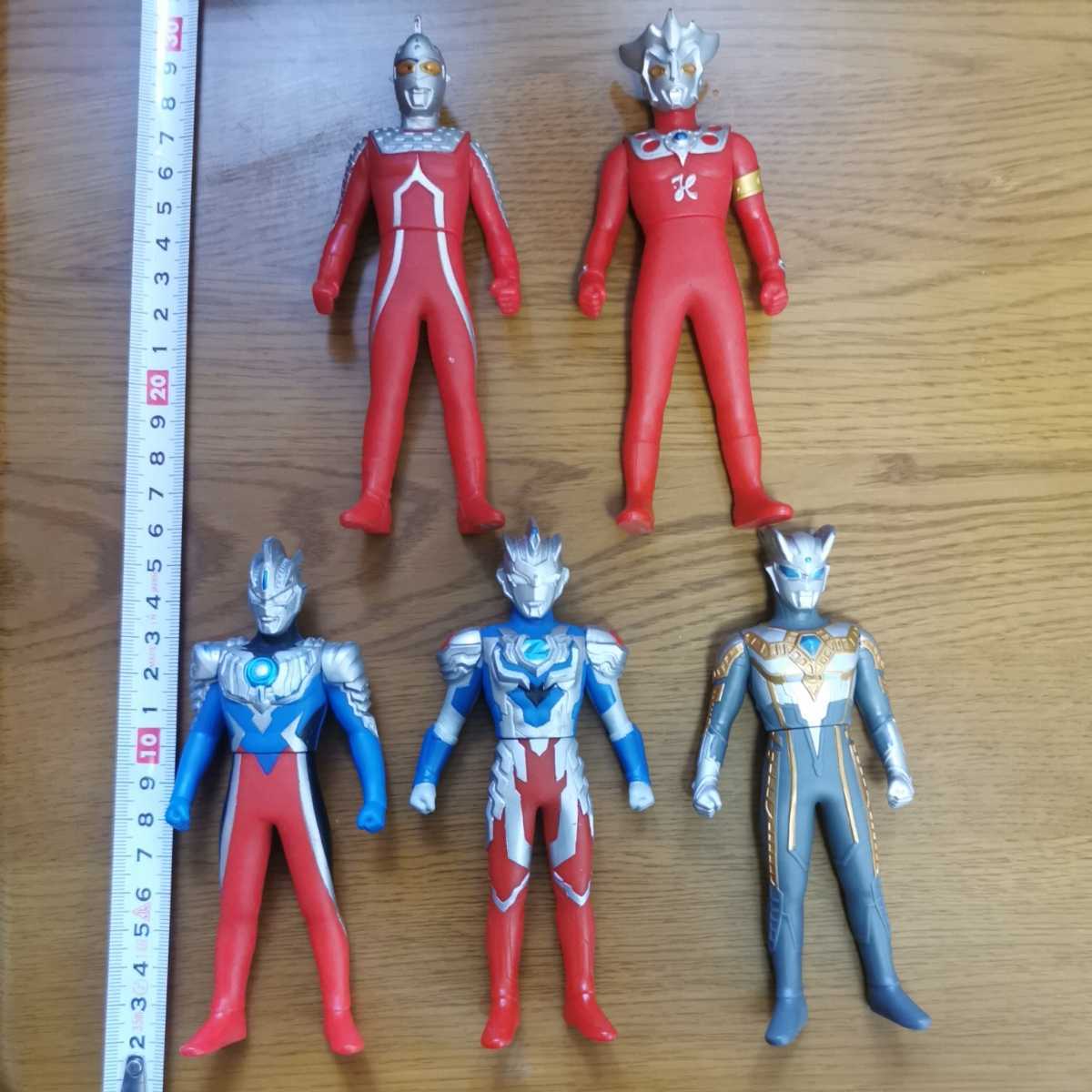 ウルトラマンゼット ウルトラヒーローシリーズ　ウルトラマンゼロ ウルトラセブン 絶版 ライブサイン 等 ソフビ フィギュア セット_画像1