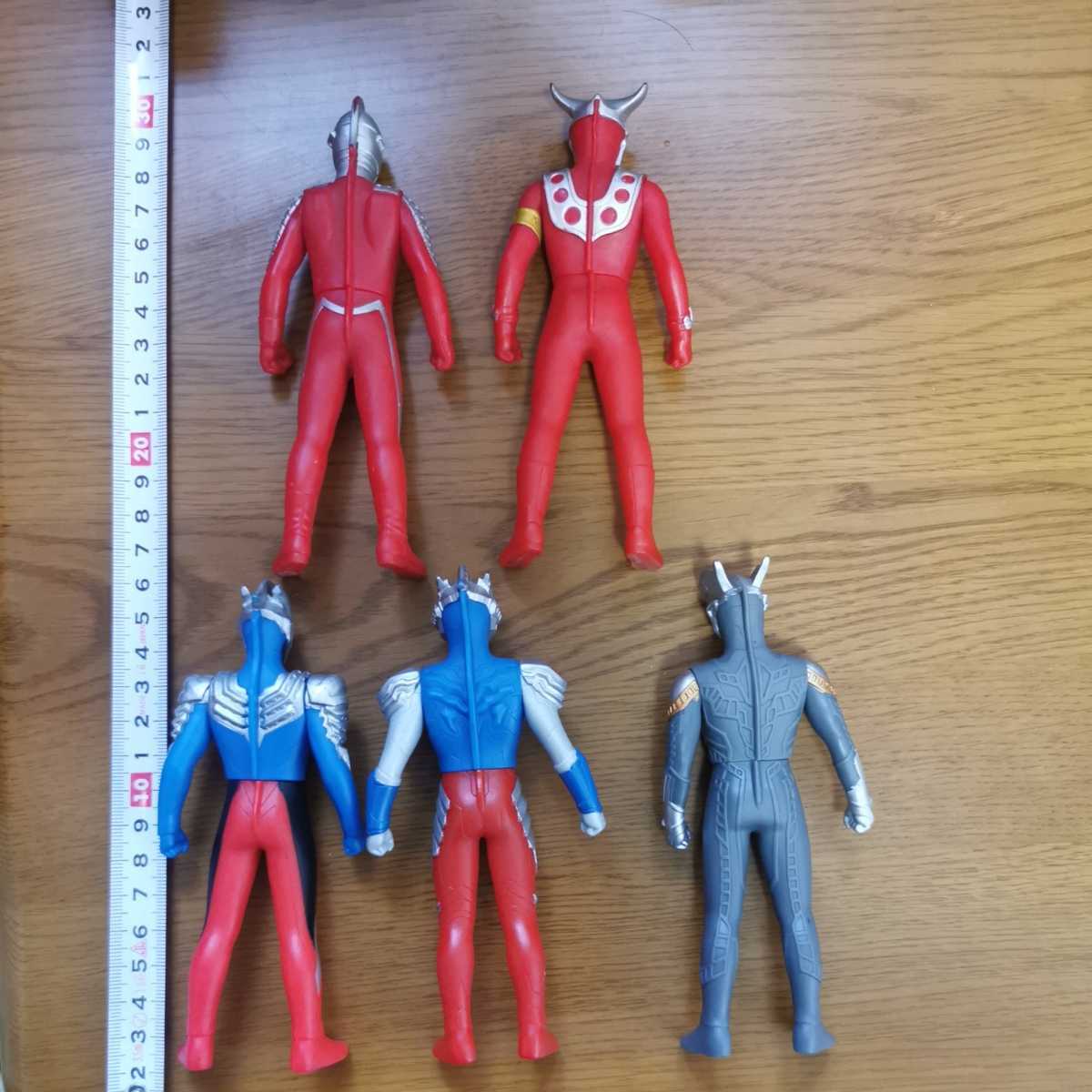 ウルトラマンゼット ウルトラヒーローシリーズ ウルトラマンゼロ ウルトラセブン 絶版 ライブサイン 等 ソフビ フィギュア セット