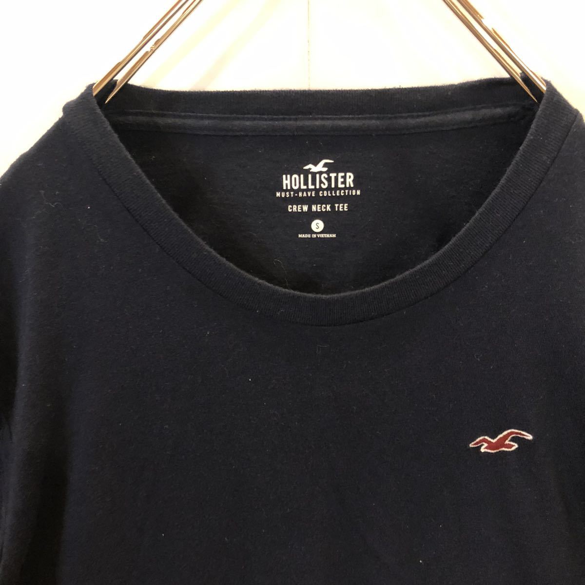 HOLLISTER ホリスター　半袖Tシャツ　ワンポイント刺繍　ネイビー　メンズ　Sサイズ　【AY0280】_画像3