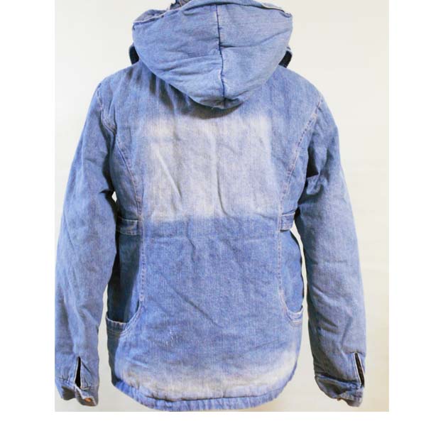 デニム素材の中綿ジャケット（取り外し可能フード付き）サイズM_画像3