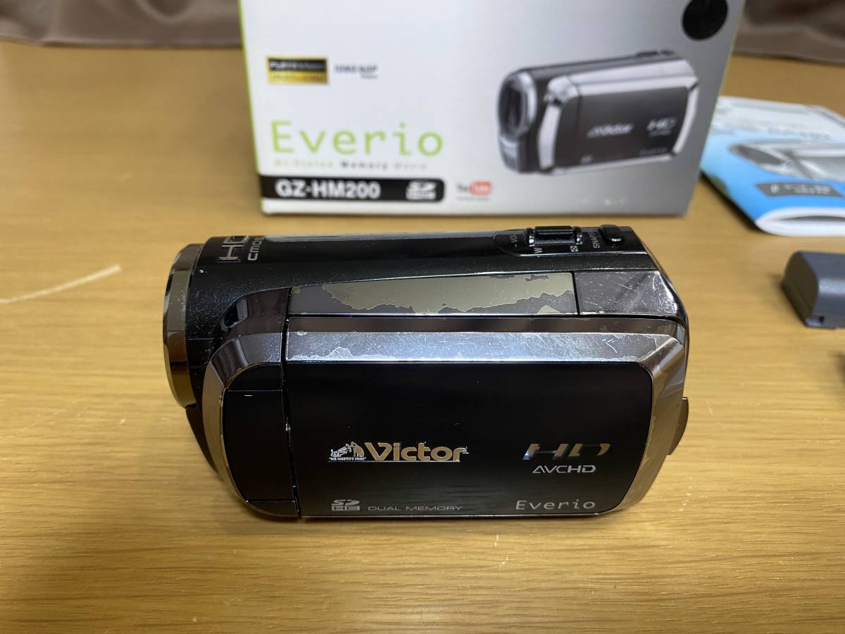 [ジャンク]ビクター Victor Everio GZ-HM200　ハイビジョンビデオカメラ　電池パック（BN-VF808）2個付き_画像5