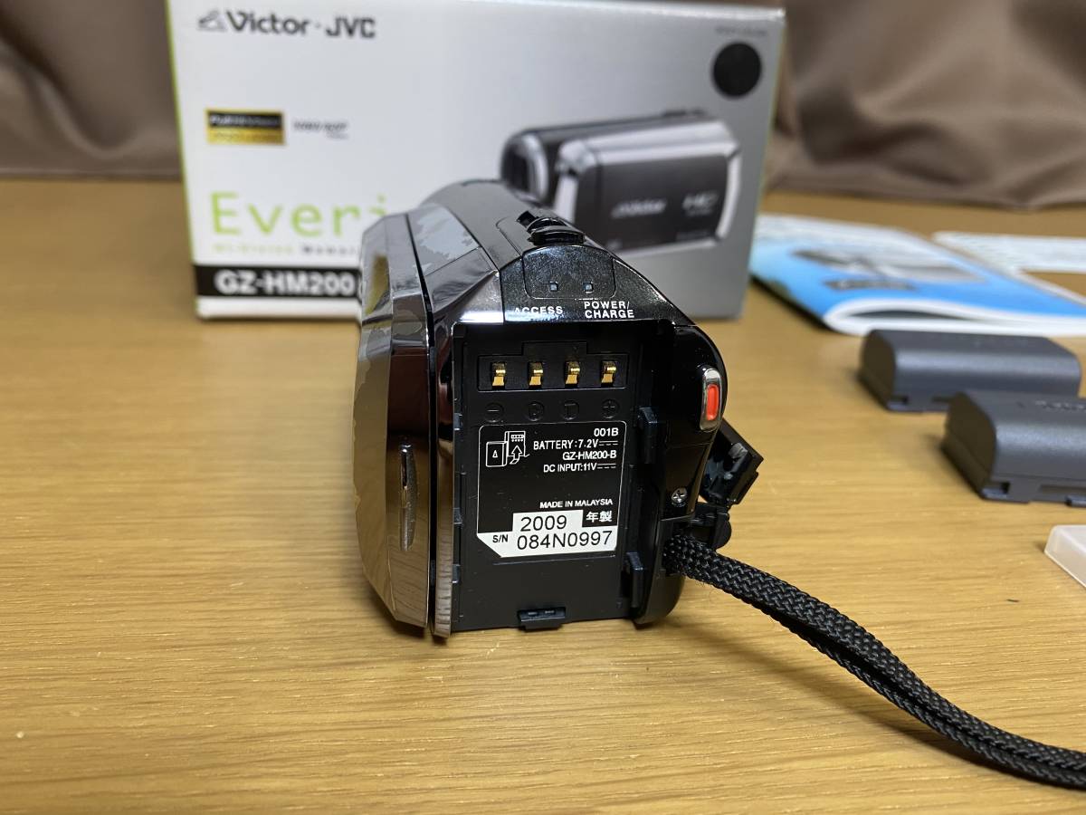 [ジャンク]ビクター Victor Everio GZ-HM200　ハイビジョンビデオカメラ　電池パック（BN-VF808）2個付き_画像6