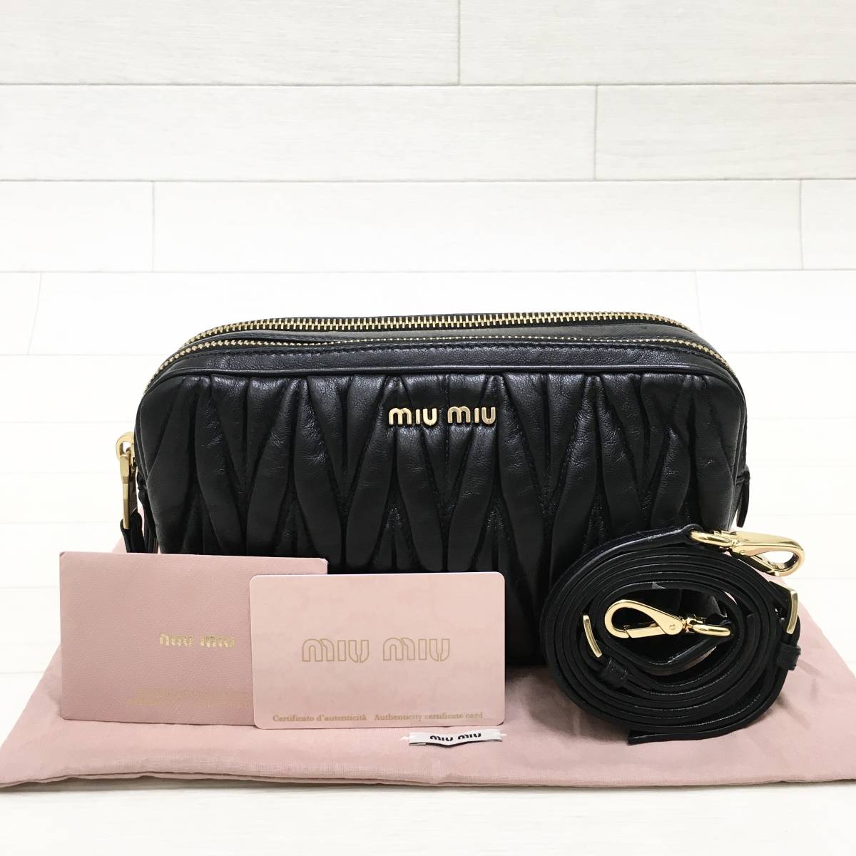美品・ギャランティ付 ミュウミュウ miumiu マテラッセ ショルダー