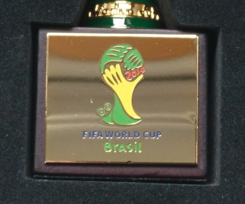 新品 FIFA ワールドカップ ブラジル トロフィー レプリカ 2014年 新品 FIFA ワールドカップ ブラジル トロフィー レプリカ 2014年