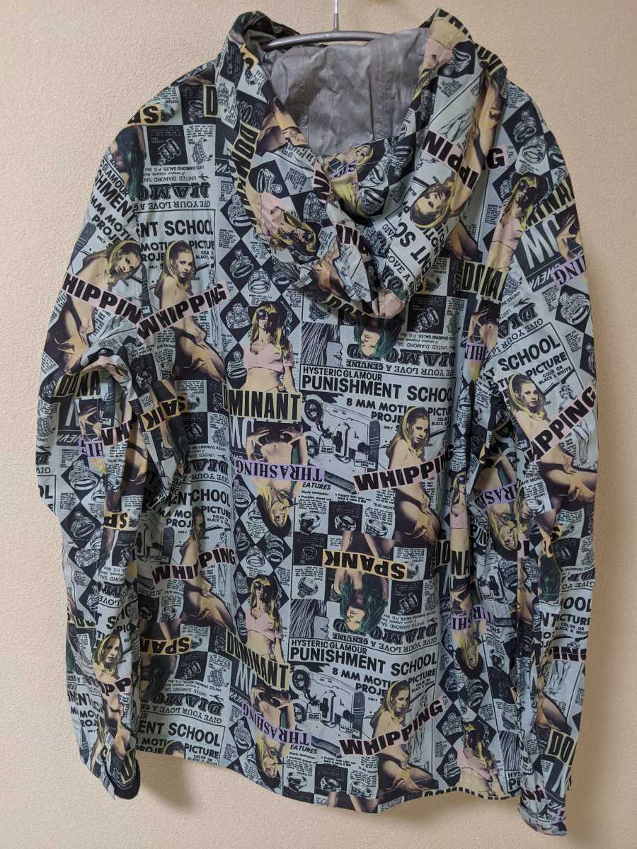 ヒステリックグラマー ナイロンパーカー Mサイズ メンズ HYSTERIC GLAMOUR ナイロンジャケット 薄手 アウトドア 携帯 羽織り 【used古着】 『炎炎ノ消防隊』 ヒステリックグラマー ナイロンパーカー パーカー