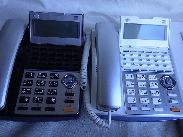 再再販●SAXA/サクサ HX300主装置 +DCT800(W)/(K)ホワイト+WS8002個+TD710 (Ｗ)/(K)ビジネスフォン 多機能電話機 ７点セツト［B0218W5] サクサ