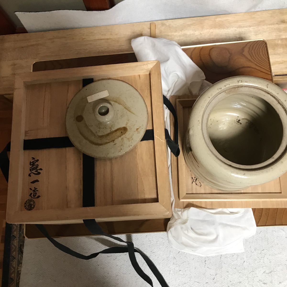 茶道具 陶器 萩焼 超大型の、座り良い美しく上品です、箱は1・5センチ の厚みある立派なものです、焼き物は、分からないです新品です蓋つき_画像8