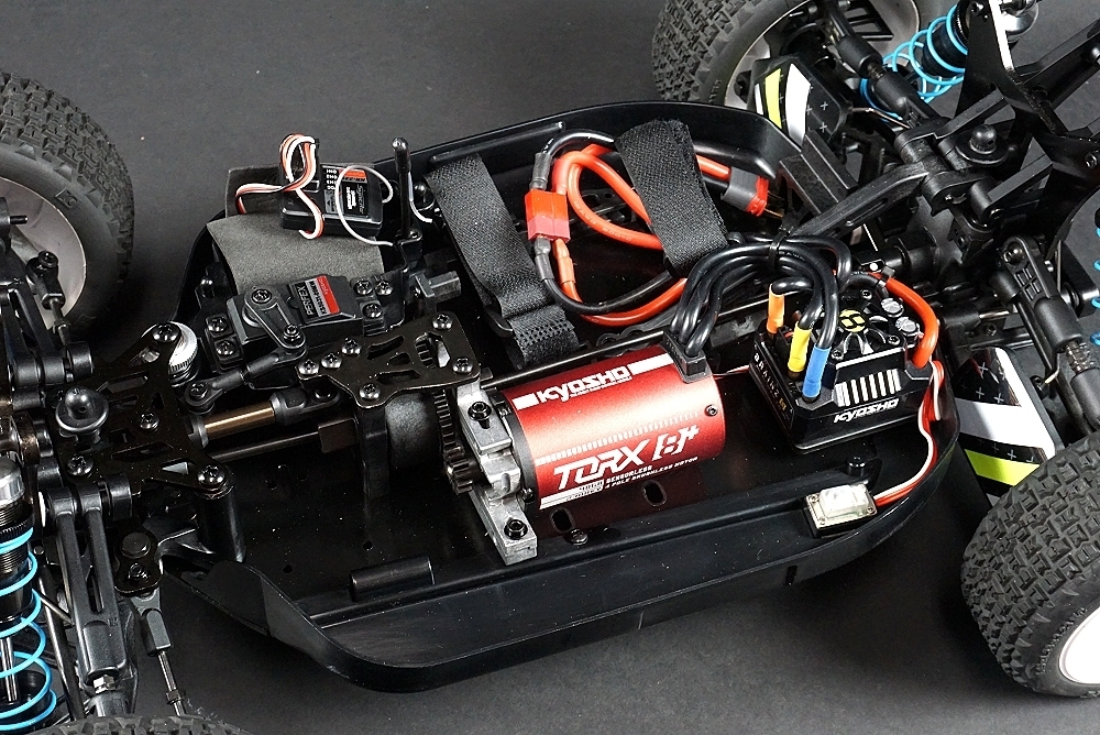 京商 インファーノ MP9e Evo. V2 未使用タイヤ、バッテリーのセット