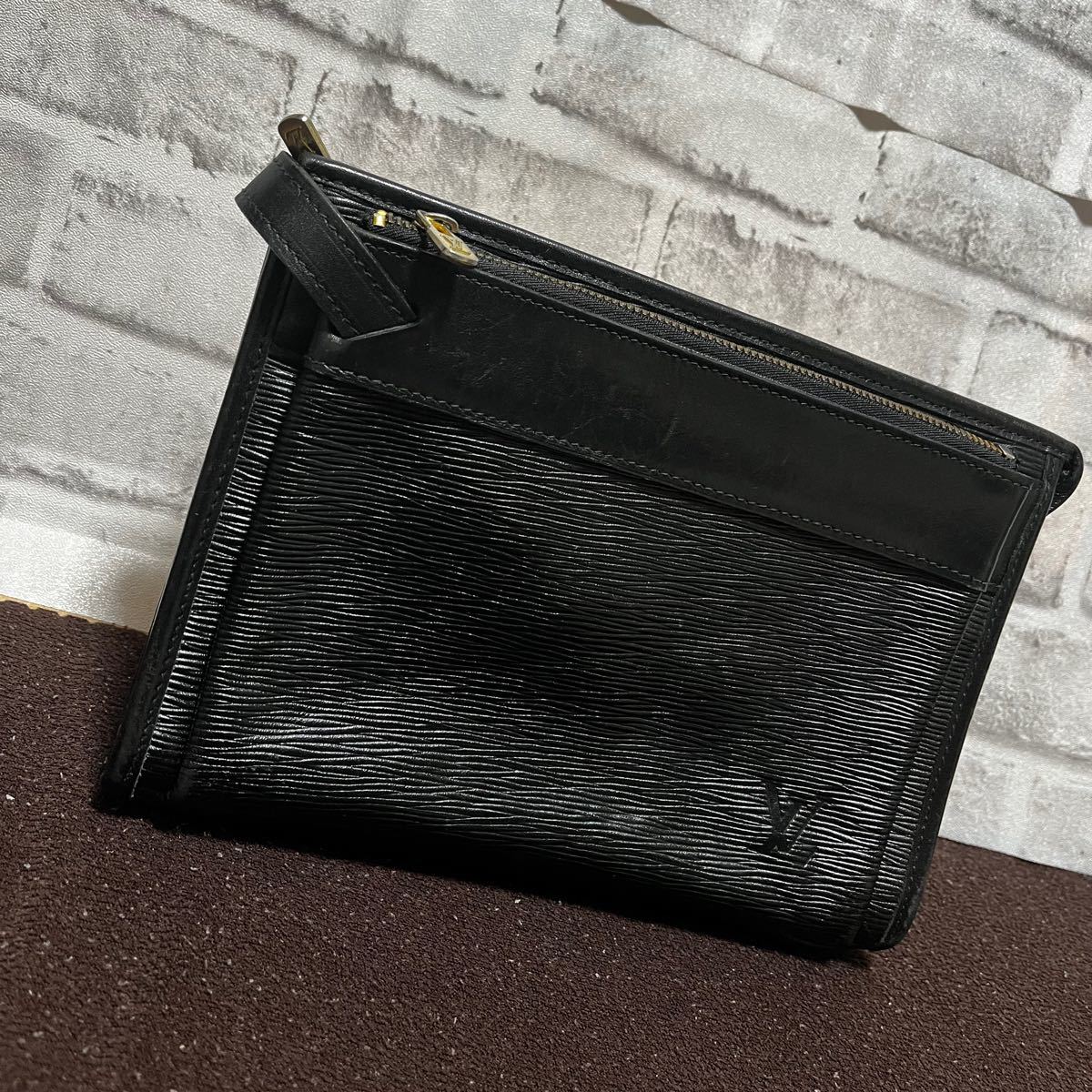 国内外の人気 【極美品】ルイヴィトン エピ シャイヨー クラッチバッグ