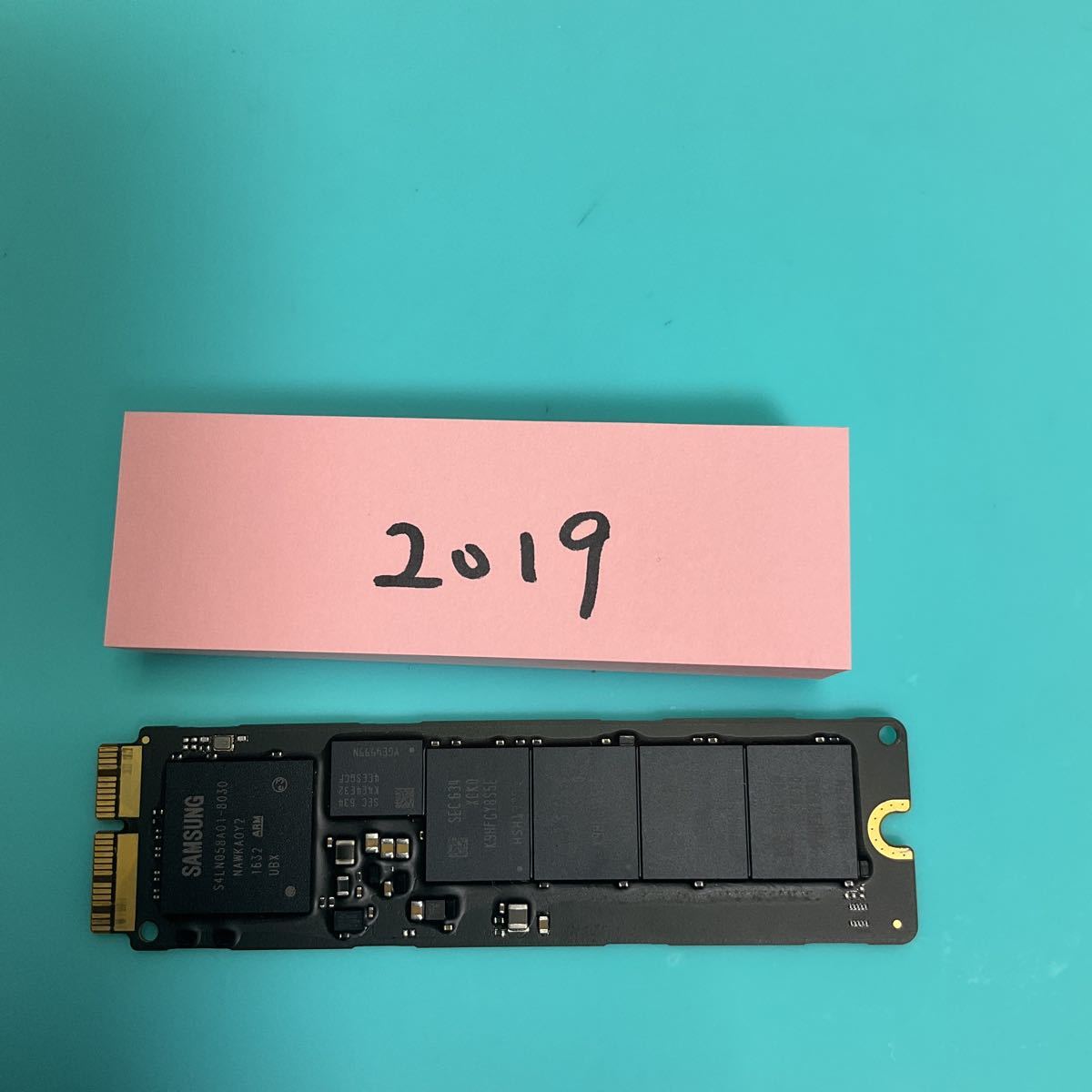 Apple SSD SAMSUNG 256GB (no.2019)
