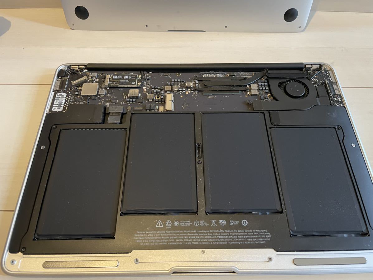 Apple アップル MacBook Air A1466 ノートPC SSD無し2015Early ジャンク扱い_画像5