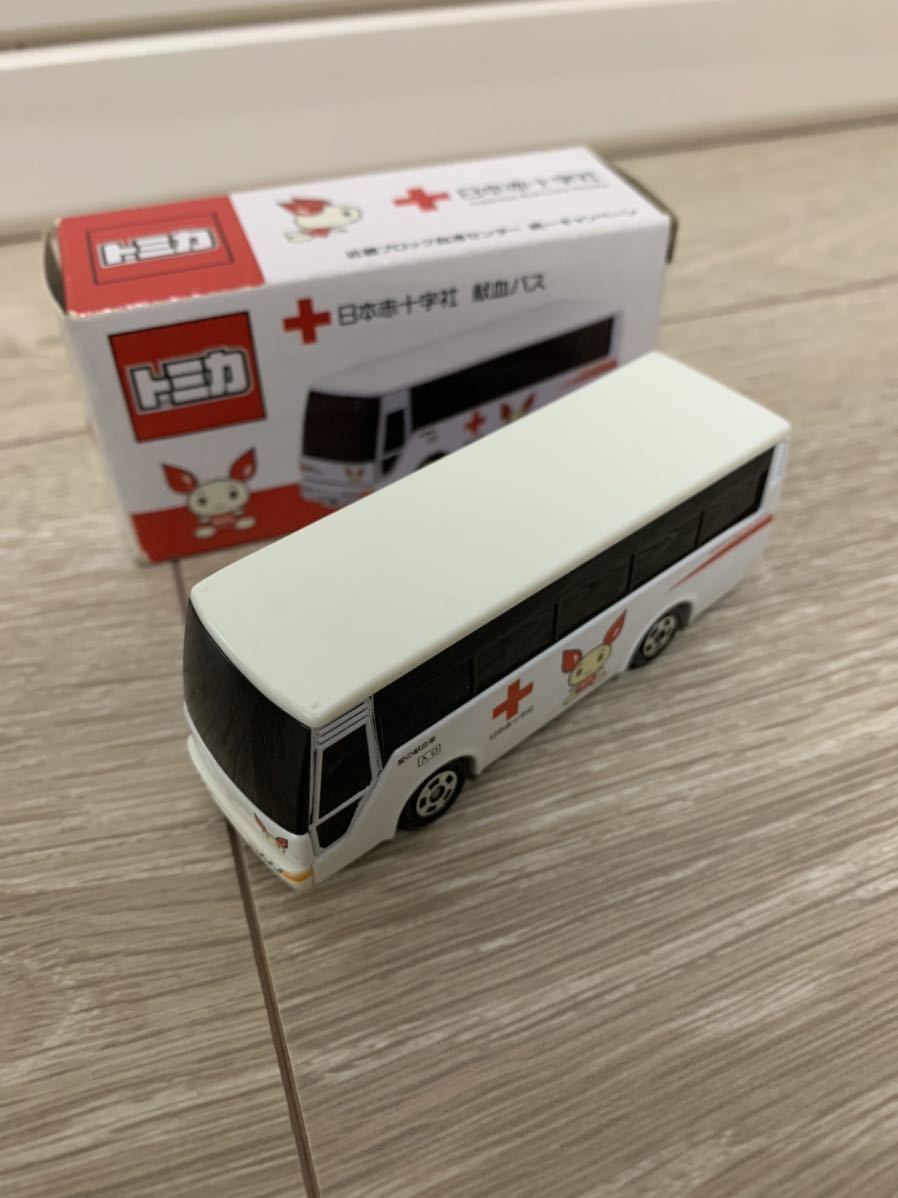 トミカ 日本赤十字社 献血バス(商用車、公用車)｜売買された 