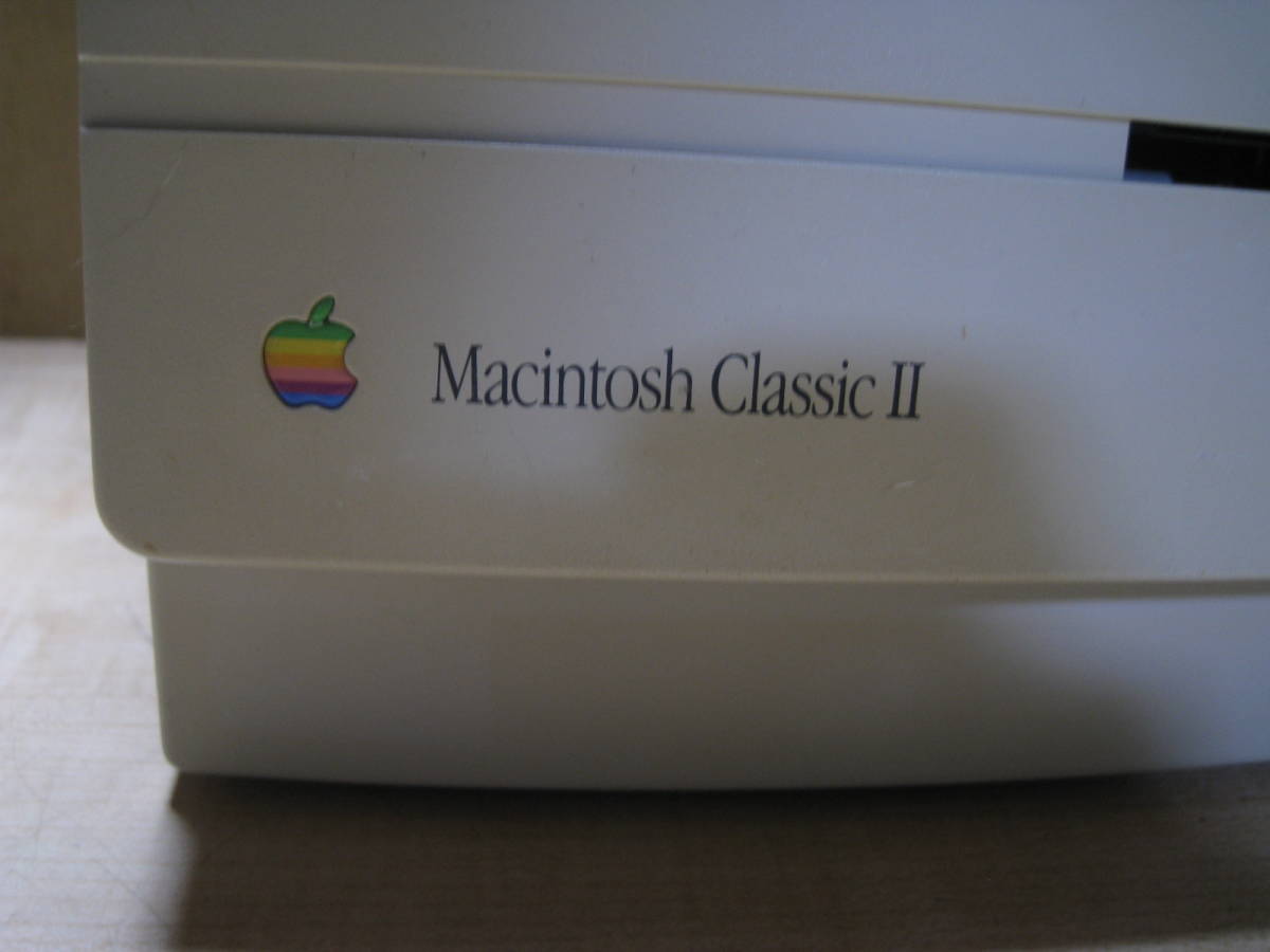 ジャンク Macintosh Classic II 本体のみ　電源入らず起動不可　部品取り・ディスプレイ用に_画像2