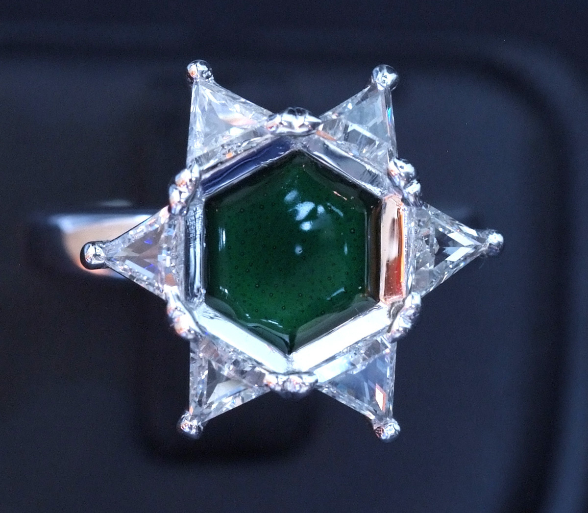F2538 七宝 天然大粒絶品トリリアントダイヤモンド0.86ct 最高級