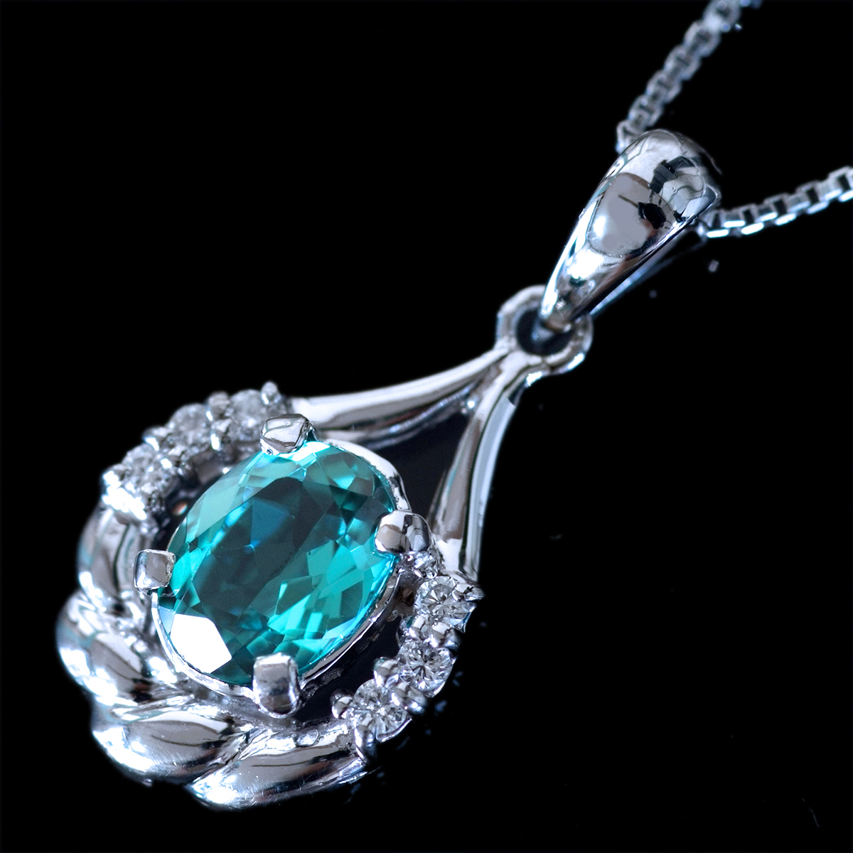 E8354 逸品ブルートルマリン０．７２ct 天然絶品ダイヤモンド０．０５ct 最高級プラチナ無垢ネックレス