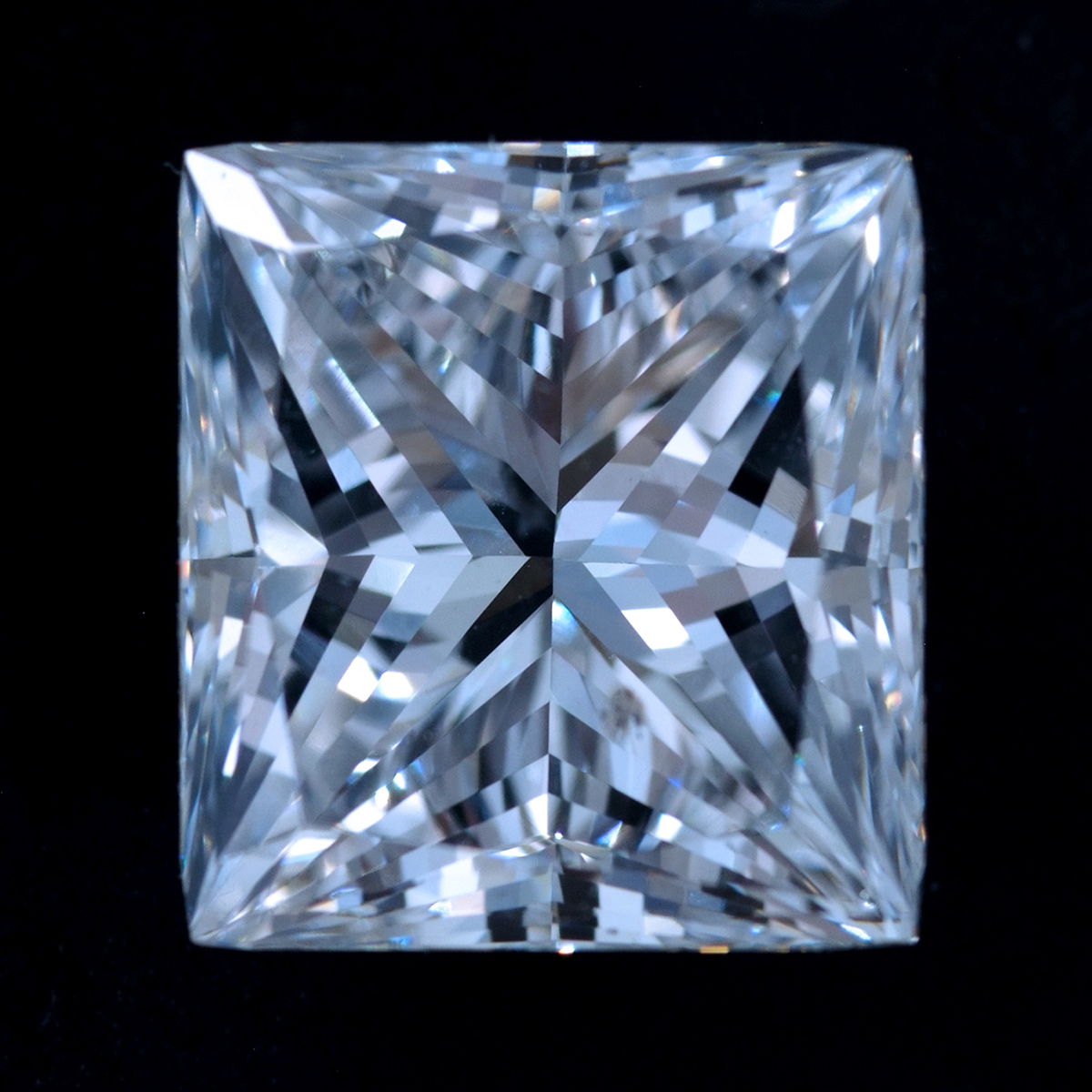 い出のひと時に、とびきりのおしゃれを！ F0652【PRINCESS CUT】大粒天然絶品ダイヤモンド４．０２３ct 中央宝石研究所ソーティング ルース SI1 F ダイヤモンド