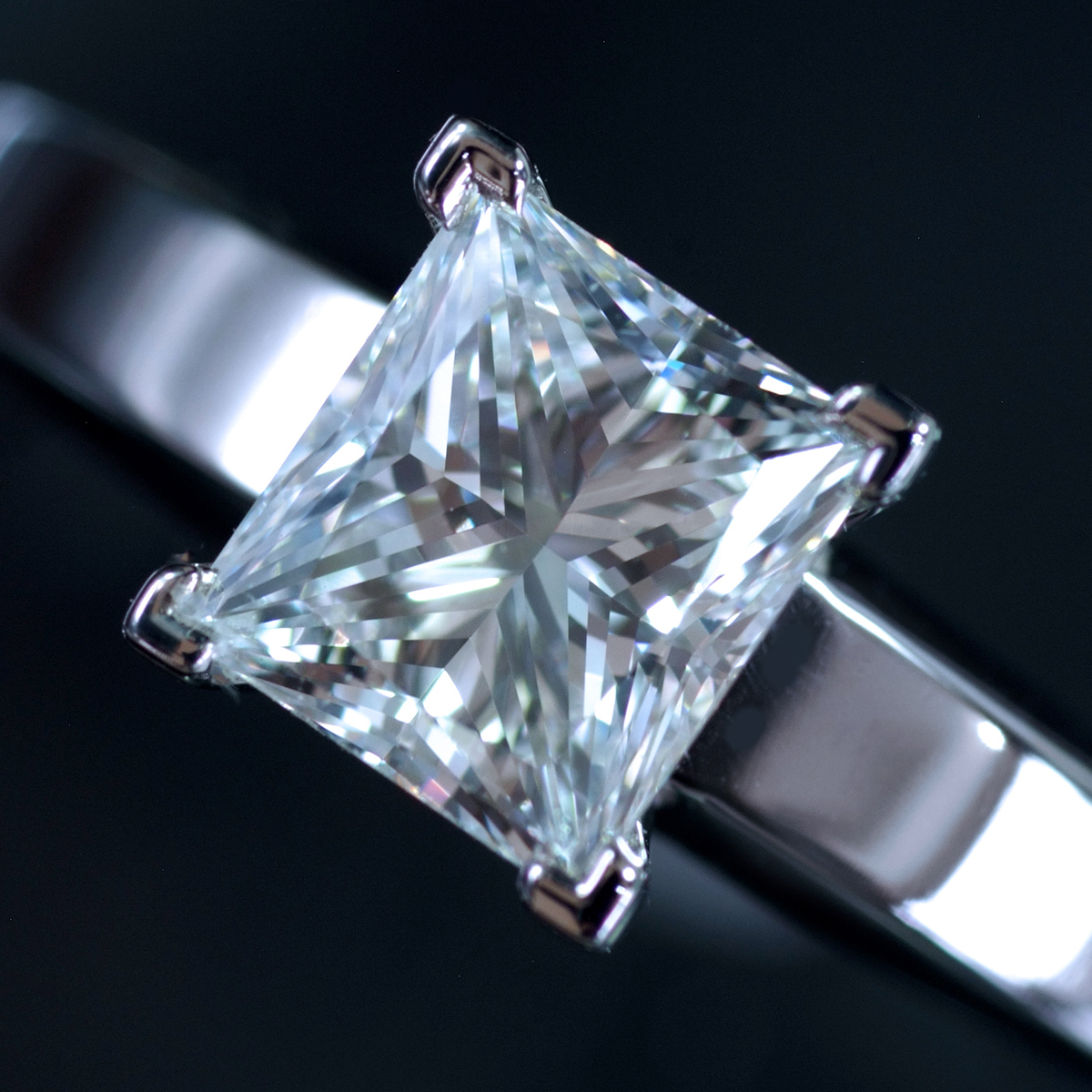 E8524【Cartier】カルティエ 大粒絶品天然ダイヤモンド１．１５ct E VS1 最高級Pt950無垢セレブリティリング サイズ7号 重量7.60g 縦幅7.0_画像2