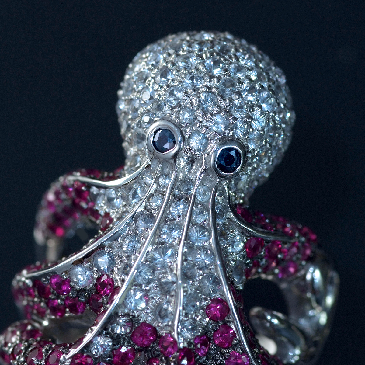F2258【octopus】蛸 ルビー８．５０ct ホワイトサファイア 最高級14金WG無垢ユニセックスビックリング サイズ23号 重量17.6g 幅36.0mm_画像3